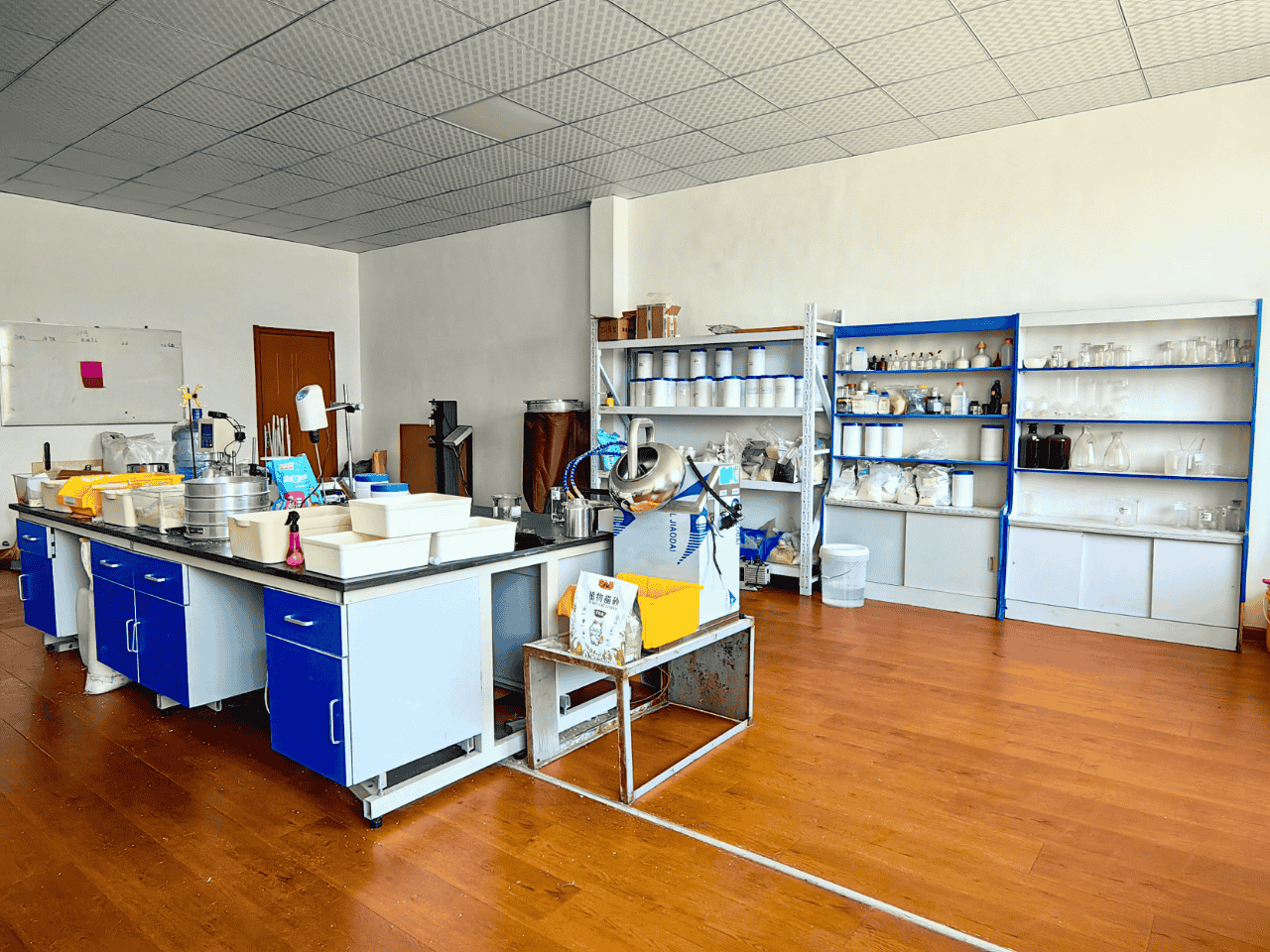 معدات الاختبار